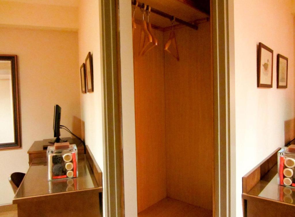Hotel Avenida Requena Cameră foto